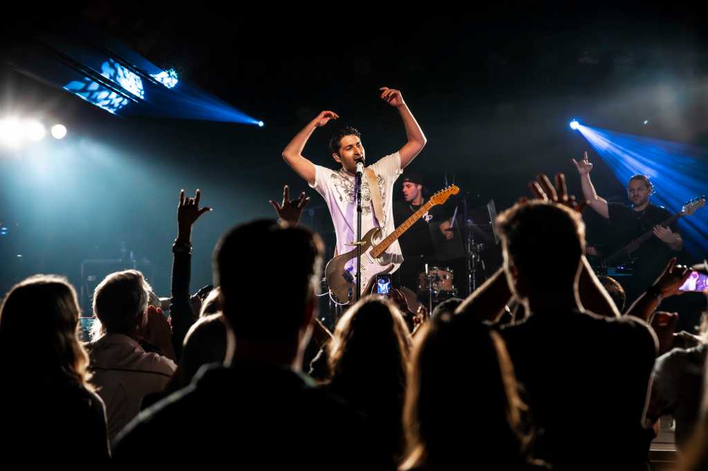 MATTHEW PHILLIPS TURNS EMOTION INTO PURE&nbsp;LIFT